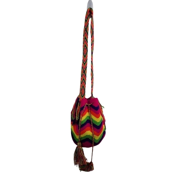 Wayuu Mochila Hand Woven Colombian Crossbody Bag Zigzag Pattern Multicolored - Picture 2 of 6